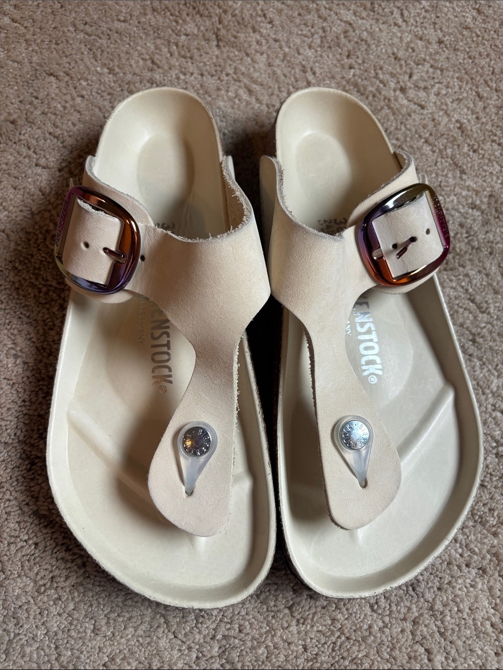 NEW Birkenstock Big Buckle Gizeh Sandal in Cream with rainbow buckle 38 regular